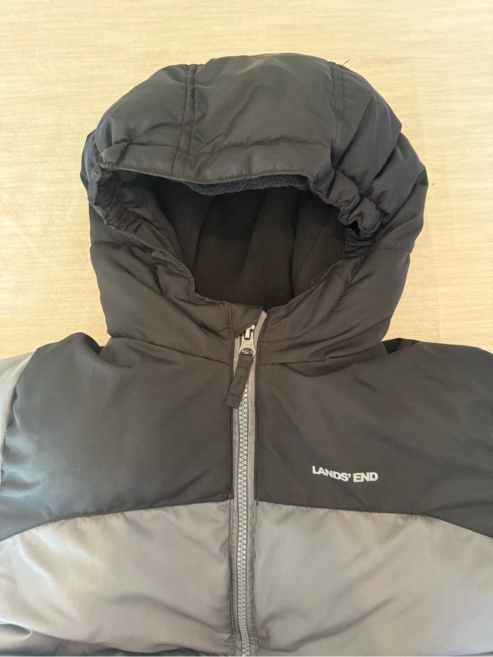 Lands' End Boy’s Two-Tone Black and Gray Hooded Puffer Jacket size 10-12 - Picture 7 of 8